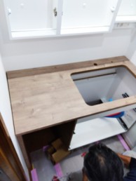 木の質感やぬくもりを感じられる木目調でスタイリッシュに　目黒区M様邸